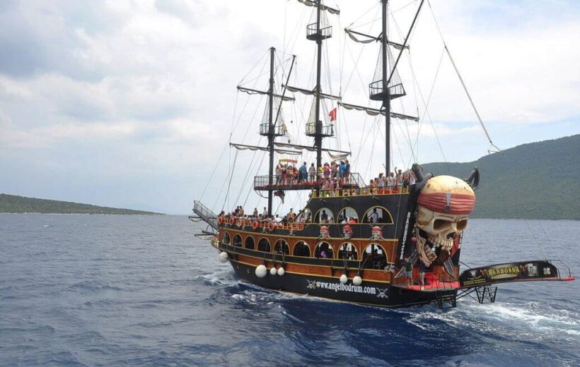 Fethiye Pirate Boat 12 Island